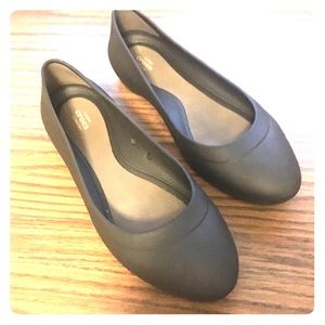 NWOT Iconic Crocs Comfort Flats